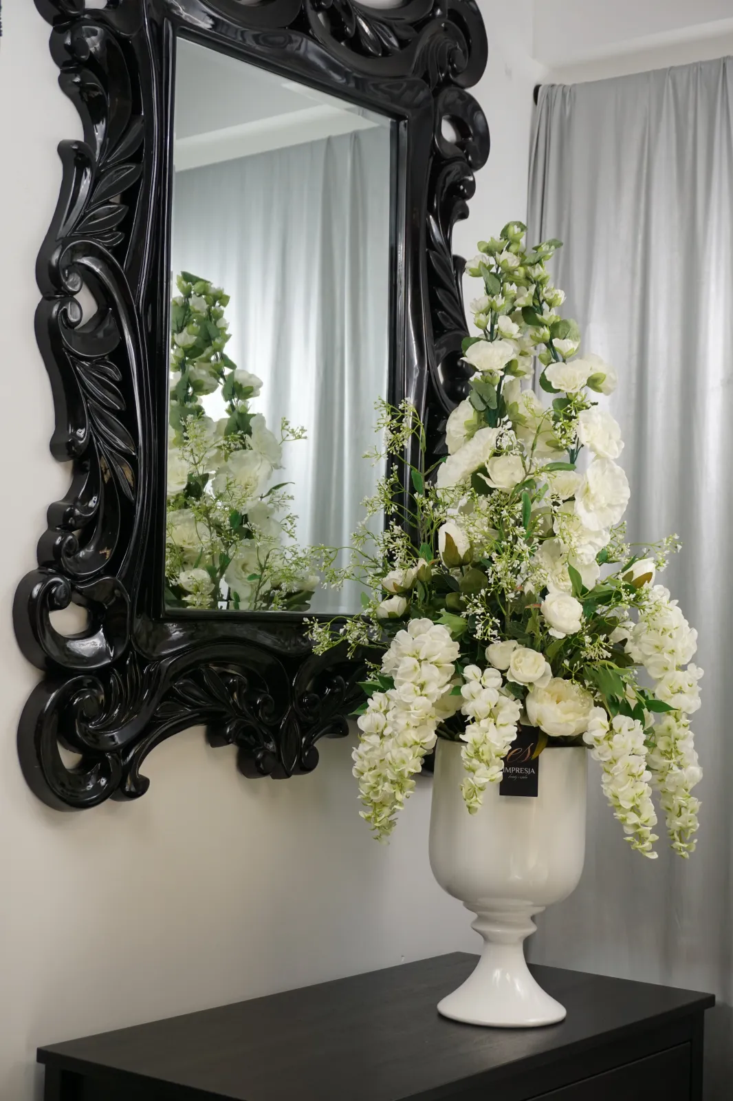 Malwy i Wisteria <br>w Naczyniu Ceramicznym