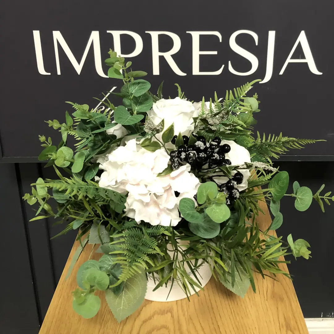 Flower Box z Kwiatów Sztucznych Białe Róże i Hortensje