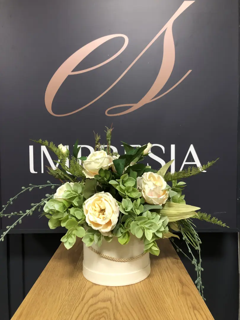 Flower Box z Kwiatów Sztucznych Kremowe Róże - obrazek 2