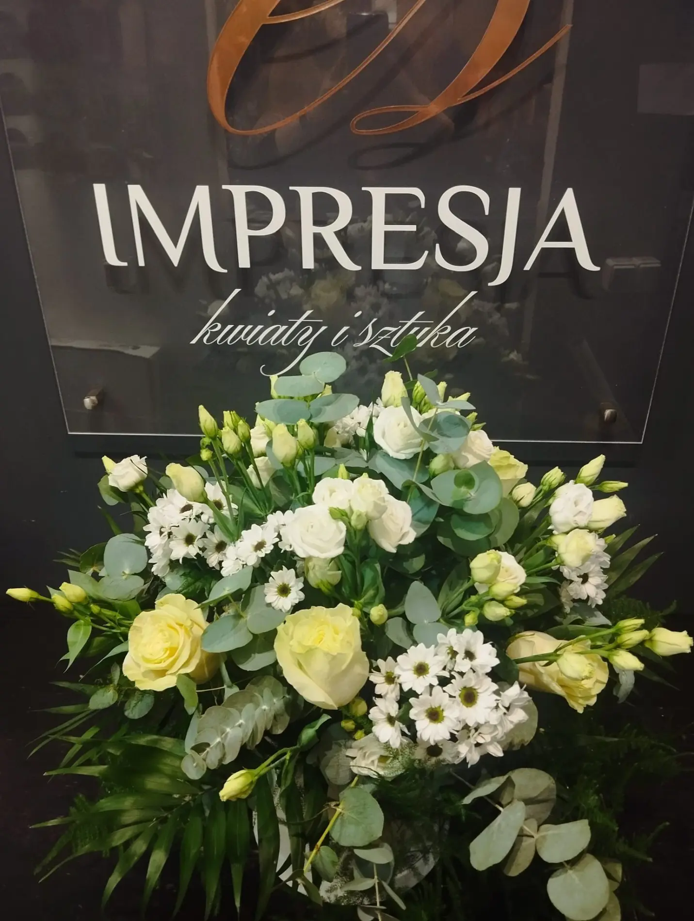 Flowerbox z białymi kwiatami - obrazek 2