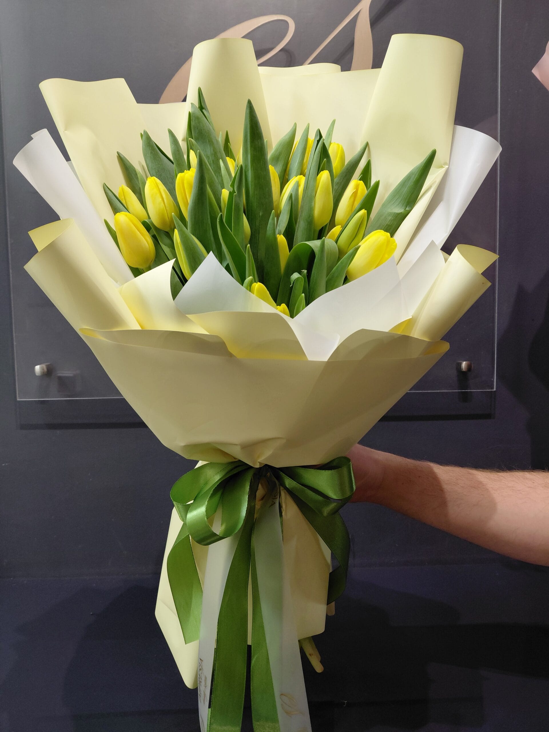 Bukiet żółtych tulipanów - obrazek 3